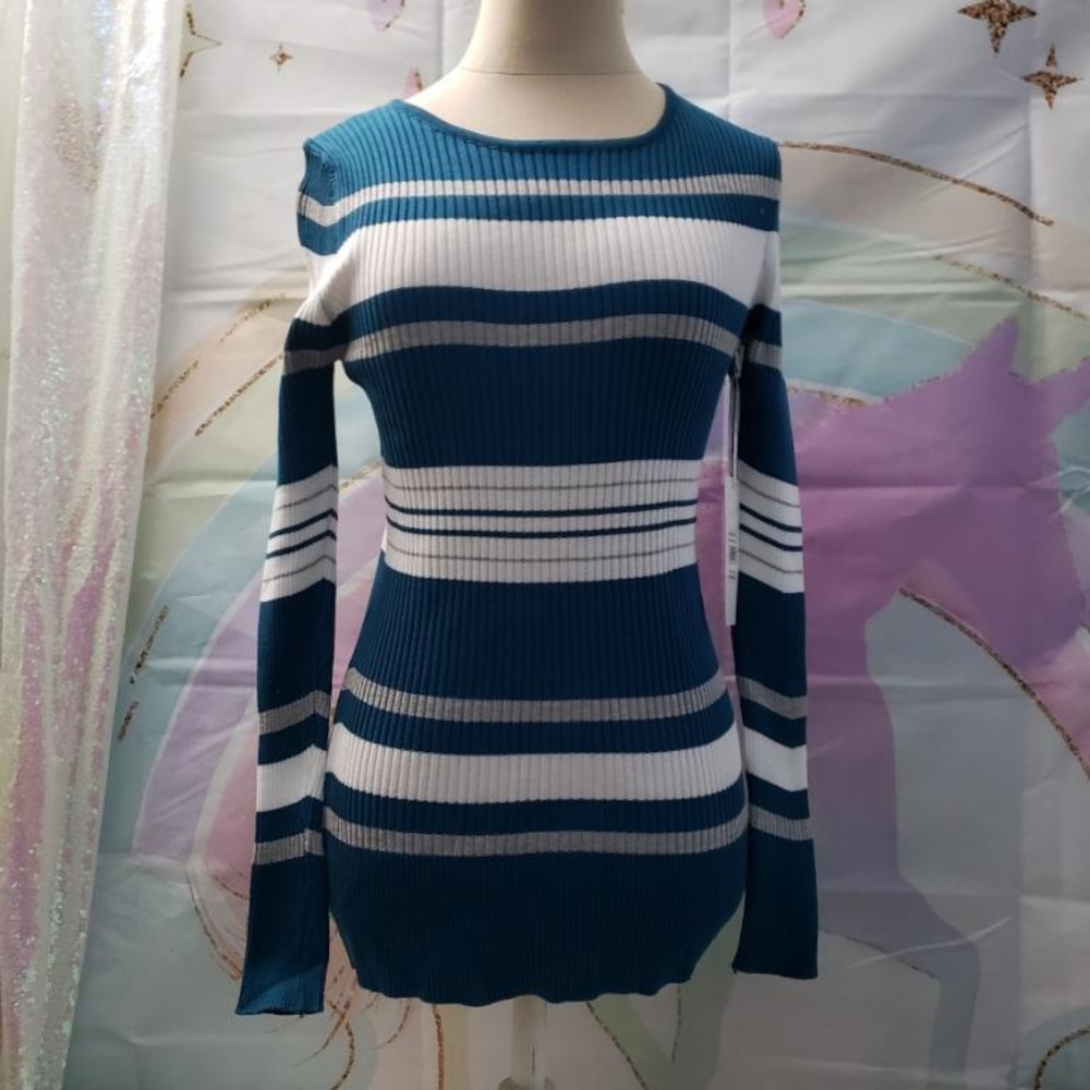 NWT Victoria Collection Sweater